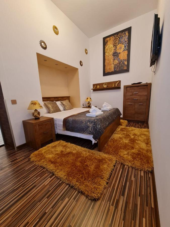 City Home Bukarest Eksteriør billede